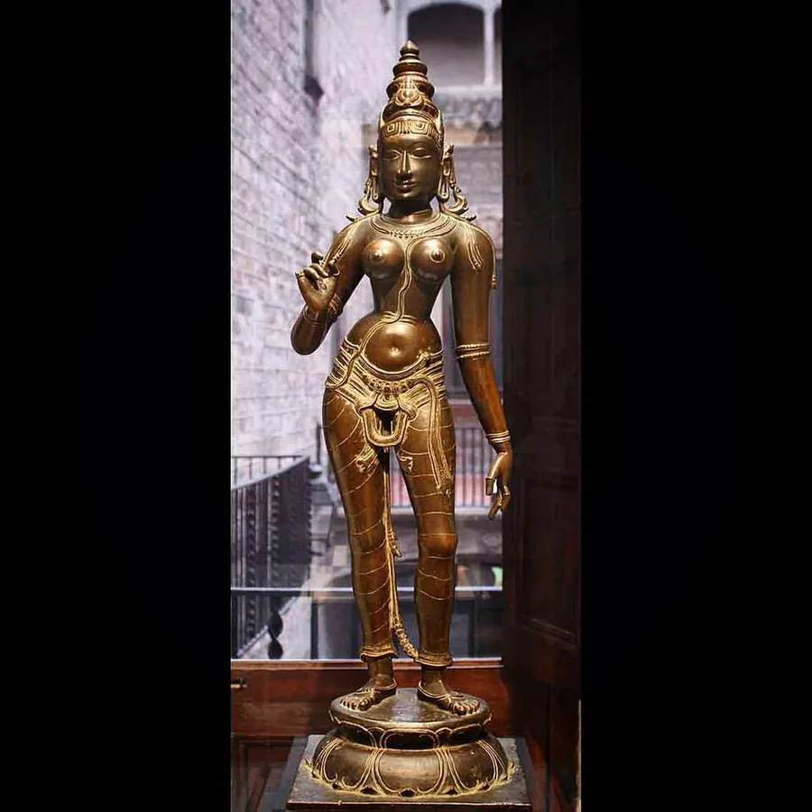 देवी पार्वती गणेश और शिव के साथ